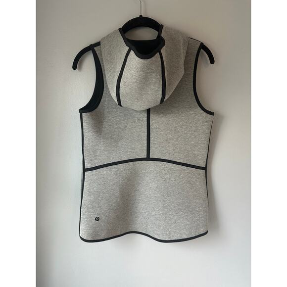 Lululemon Women’s Black Gray Insculpt Vest Hooded Reversible Jacket Size 4 - Picture 7 of 10